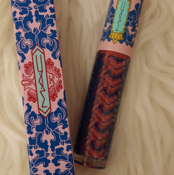 💋NWT MAC COSMETIC MAGICALLY DELIGHTFUL LIP GLOSS - Picture 1 of 9